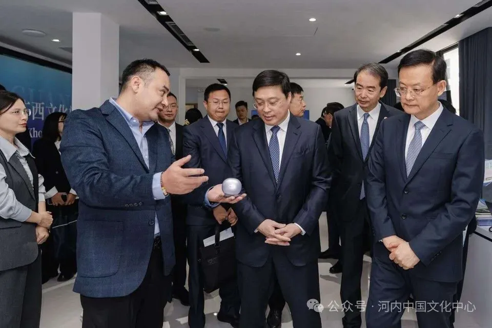 河内 AI 展示中心启用，连接中越产业合作 · 图集 3
